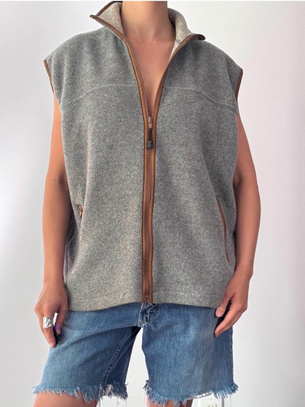 90s vintage grey sherpa fleece gorpcore classic outdoor mens unisex zip up vest